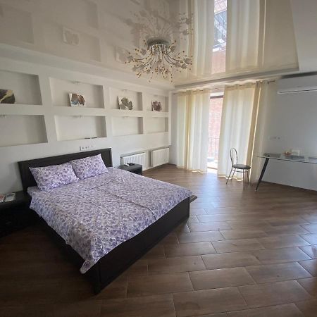 1-Room Studio Center Черкаси Екстериор снимка