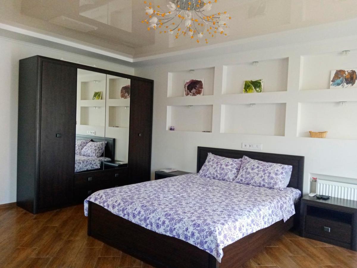 1-Room Studio Center Черкаси Екстериор снимка